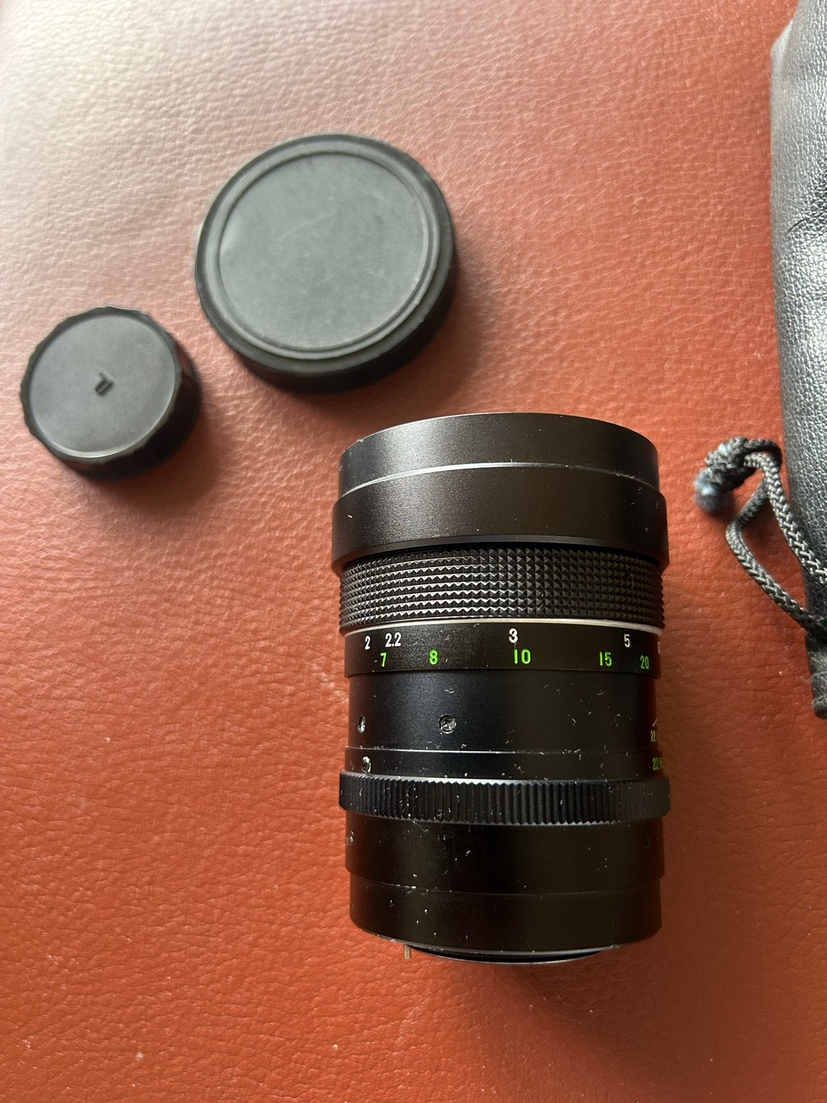 Pallas f=135mm 1:2.8 lens met lensdoppen en hoes, Overige merken, Gebruikt, Lensdoppen, Telelens