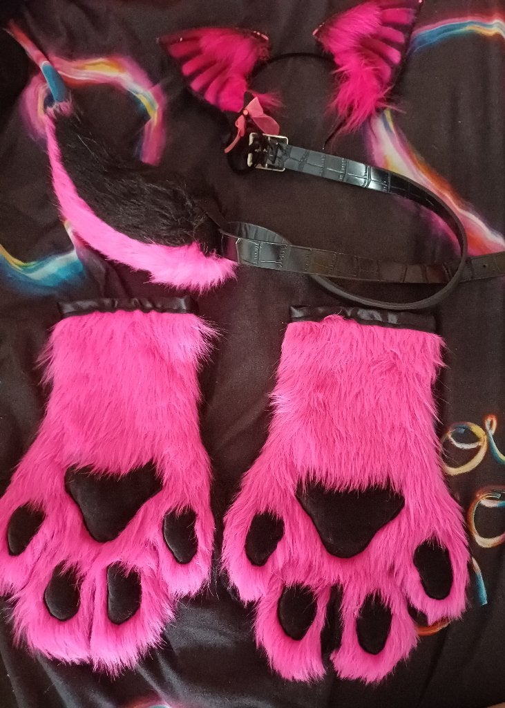 Furry oren staart poten, Hobby en Vrije tijd, Ophalen of Verzenden, Nieuw, Handschoenen, Hoed of Pet