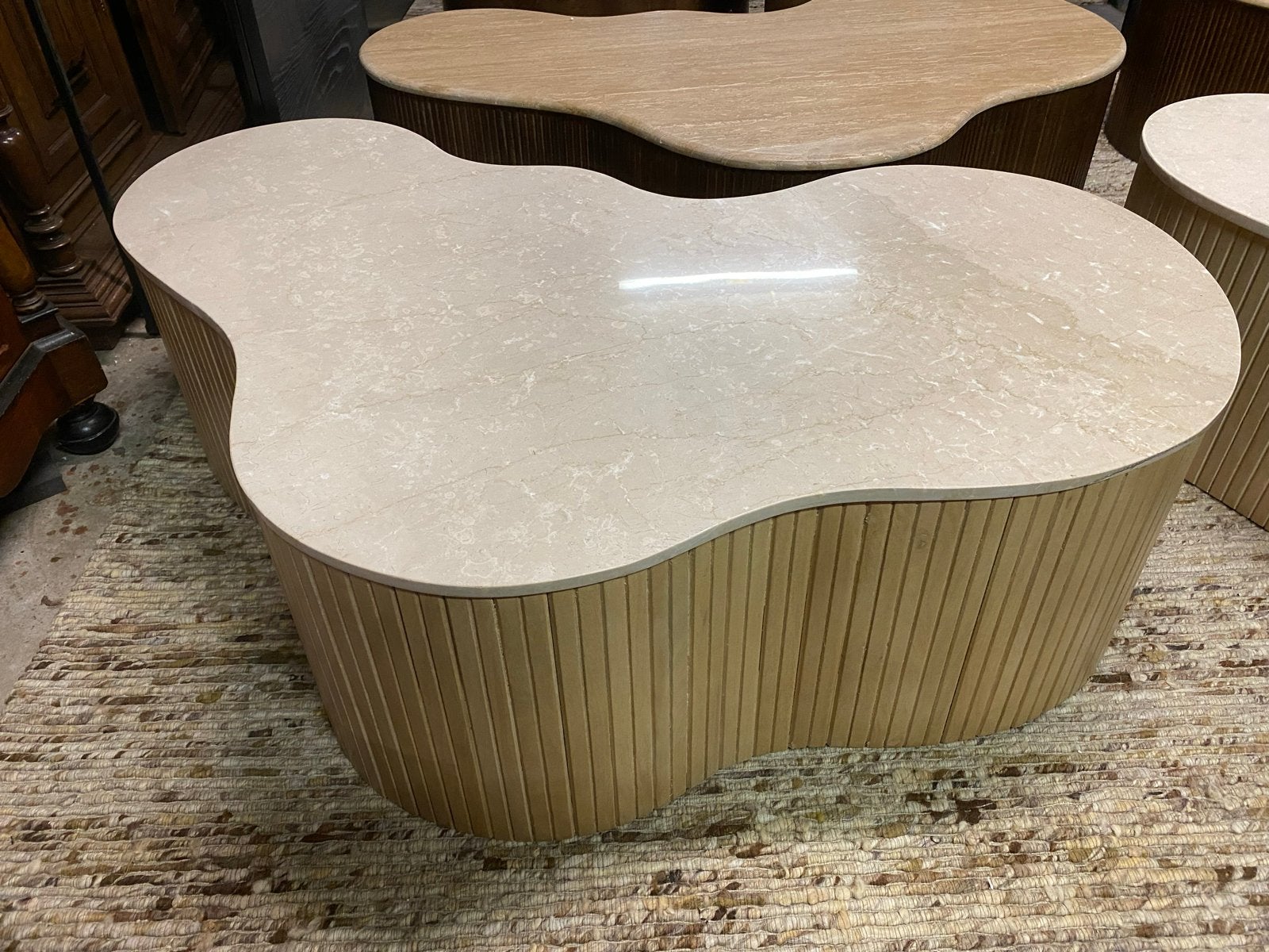 Beige marmeren organische salontafel 129x86, Ophalen, Overige materialen, 100 tot 150 cm, Nieuw