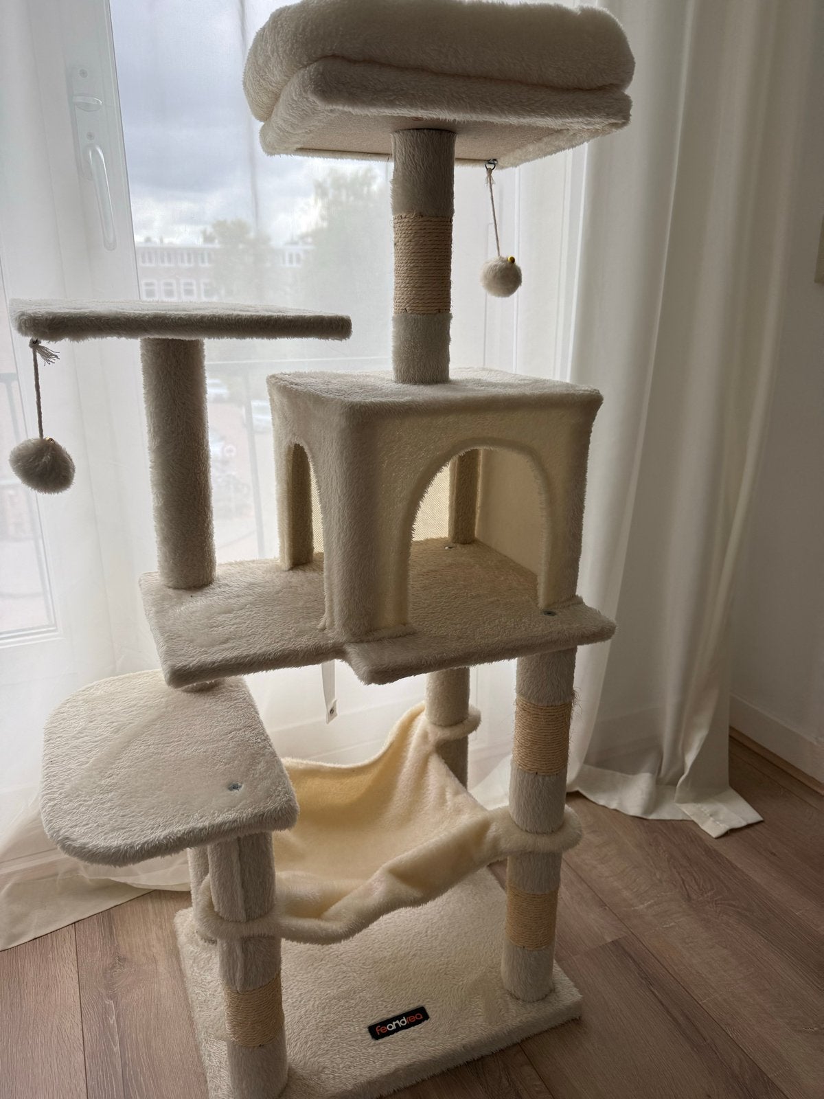Krabpaal Feandrea 1.10m hoog beige, Dieren en Toebehoren, Katten-accessoires, Ophalen, Zo goed als nieuw