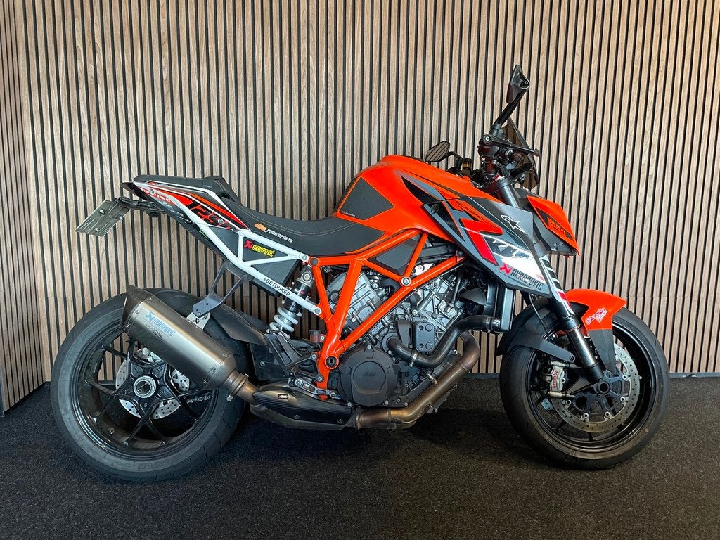 KTM 1290 SuperDuke ABS Akrapovic, Motoren, Motoren | KTM, KTM, Bedrijf, 1301 cc, KTM
2382cc  Leiden , NL
