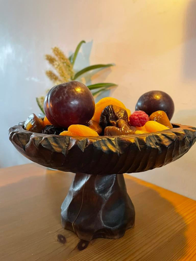 Hand carved wooden bowl – rustic decor – unique piece, Schaal, Rond, Ophalen of Verzenden, Zo goed als nieuw