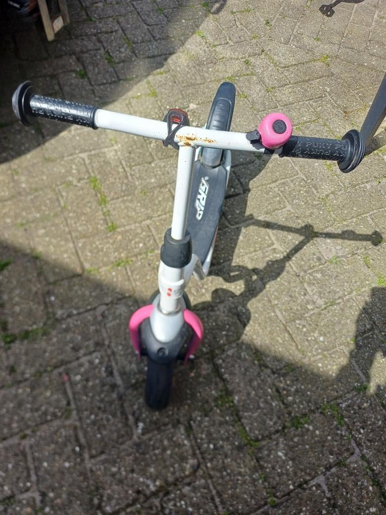 Leuke roze step - gebruikt maar werkt nog goed, Fietsen en Brommers, Steps, Ophalen, Gebruikt, Gewone step, Onbekend