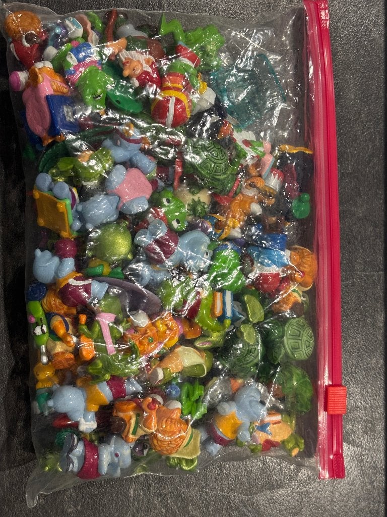Grote zak Kinder Surprise figuren jaren 90, Verzamelen, Ophalen of Verzenden, Gebruikt, Hardplasticfiguren