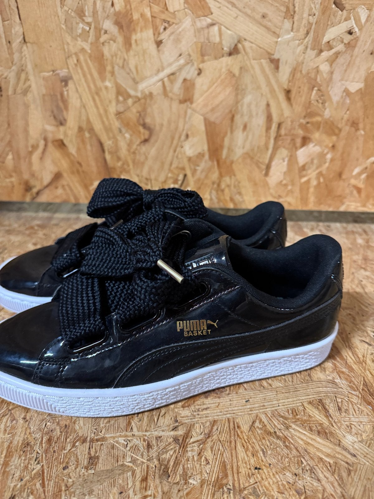 Puma Basket sneakers zwart lak met brede veters, Zwart, Ophalen of Verzenden, Sneakers of Gympen, Zo goed als nieuw