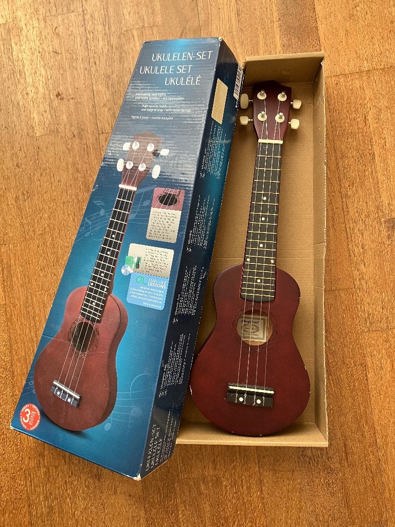 Sheffield Bordeaux Ukulele, Muziek en Instrumenten, Behuizingen en Koffers, Ophalen, Gebruikt, Overige instrumenten