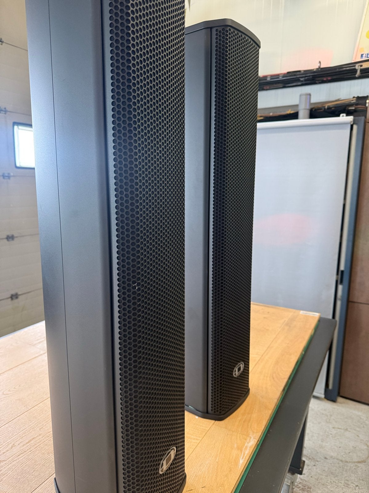 Dynacord DC-TS400 Vertical Array Speakerset, Vloerstaande luidspreker, Zo goed als nieuw, Ophalen, 150 watt of meer