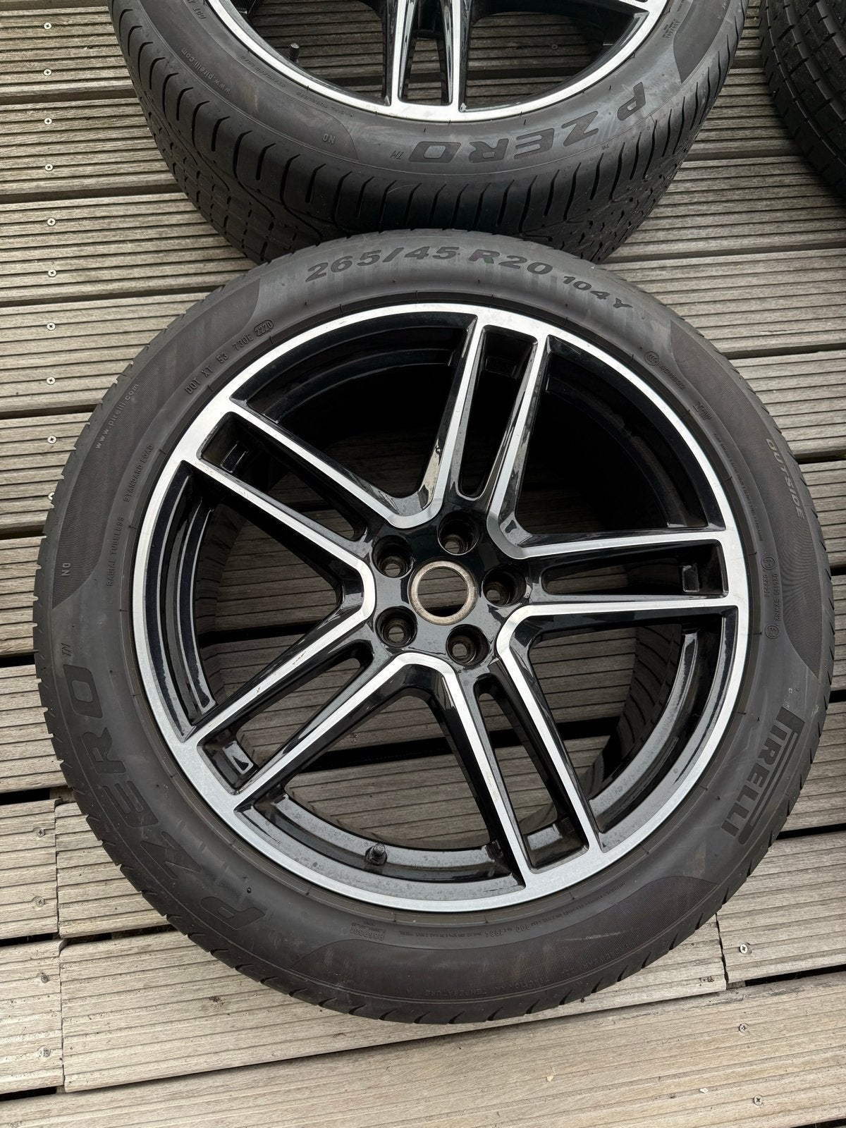 Originele 20” Porsche Macan Velgen (2019) met Pirelli P Zero, Auto-onderdelen, Banden en Velgen, Gebruikt, 265 mm, Banden en Velgen