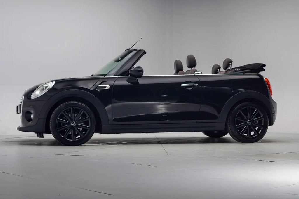 MINI Cabrio 1.5 Cooper Chili Serious Business [ LED Leder Na, Auto's, Mini, 136 pk, Gebruikt, Cabriolet, 4 stoelen