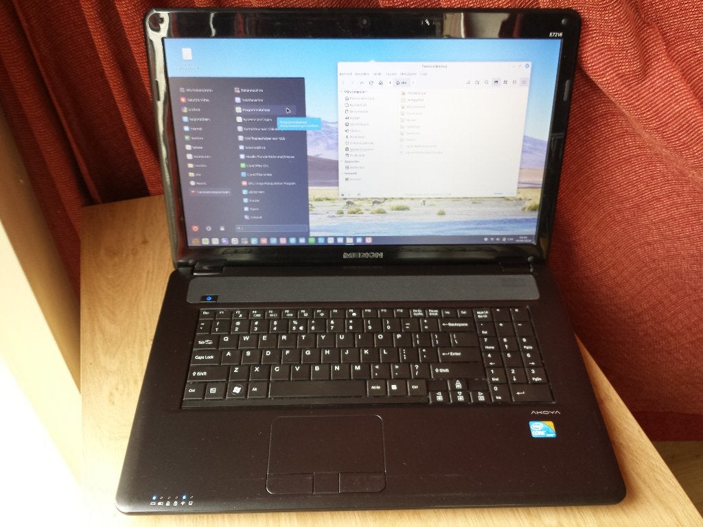 Medion Akoya 17 inch, i3, 128gb SSD + 750gb HDD  Linux Mint, Computers en Software, I3-M380, 2 tot 3 Ghz, Qwerty, Verzenden