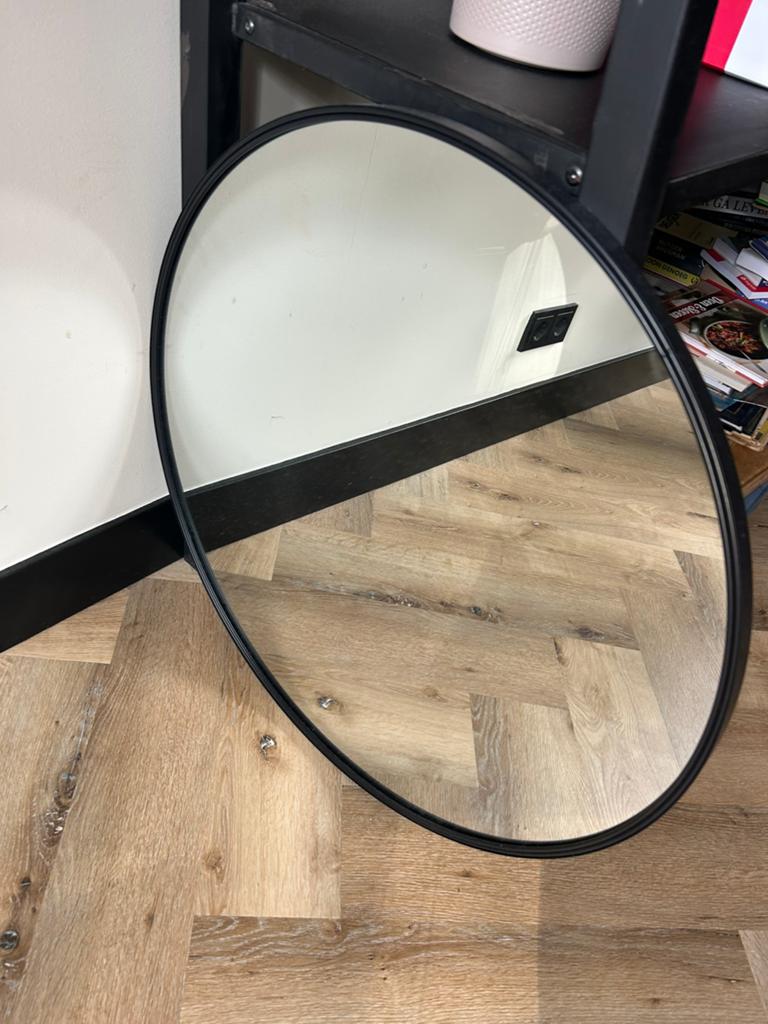 Ronde spiegel zwart, Huis en Inrichting, Woonaccessoires | Spiegels, Ophalen, Rond, Zo goed als nieuw, Minder dan 100 cm