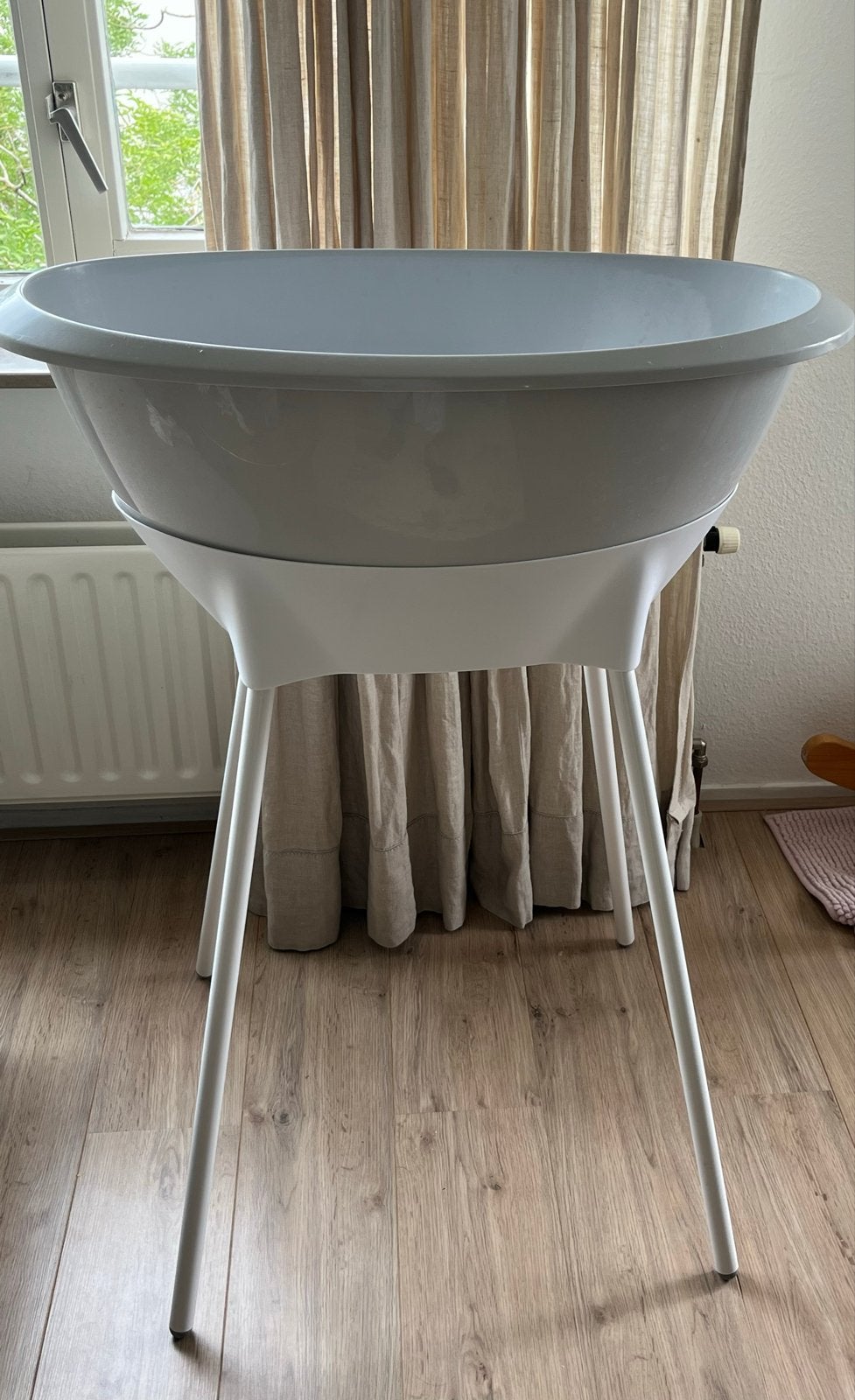 Luma Badje met standaard - Grijs, Ophalen, Gebruikt, Badje, Bébé-jou
