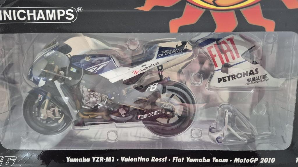 Yamaha YZR-M1 Valentino Rossi MotoGP 2010 1:12 Minichamps, Hobby en Vrije tijd, Modelauto's | 1:5 tot 1:12, Ophalen of Verzenden