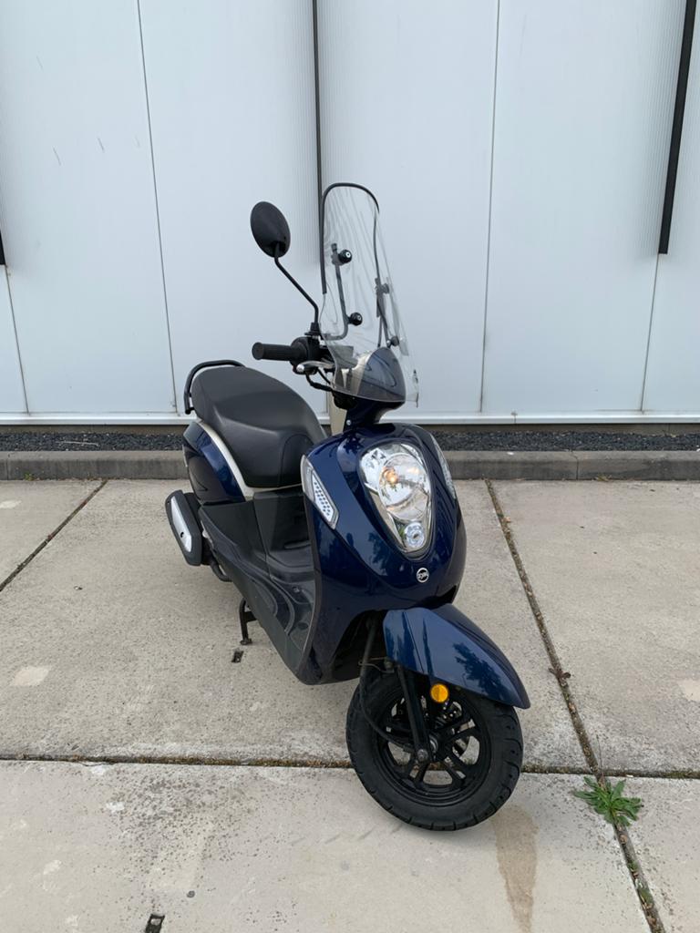 Sym Mio uit 2021 - Goed onderhouden scooter, Maximaal 45 km/u, Zo goed als nieuw, Benzine, 50 cc
