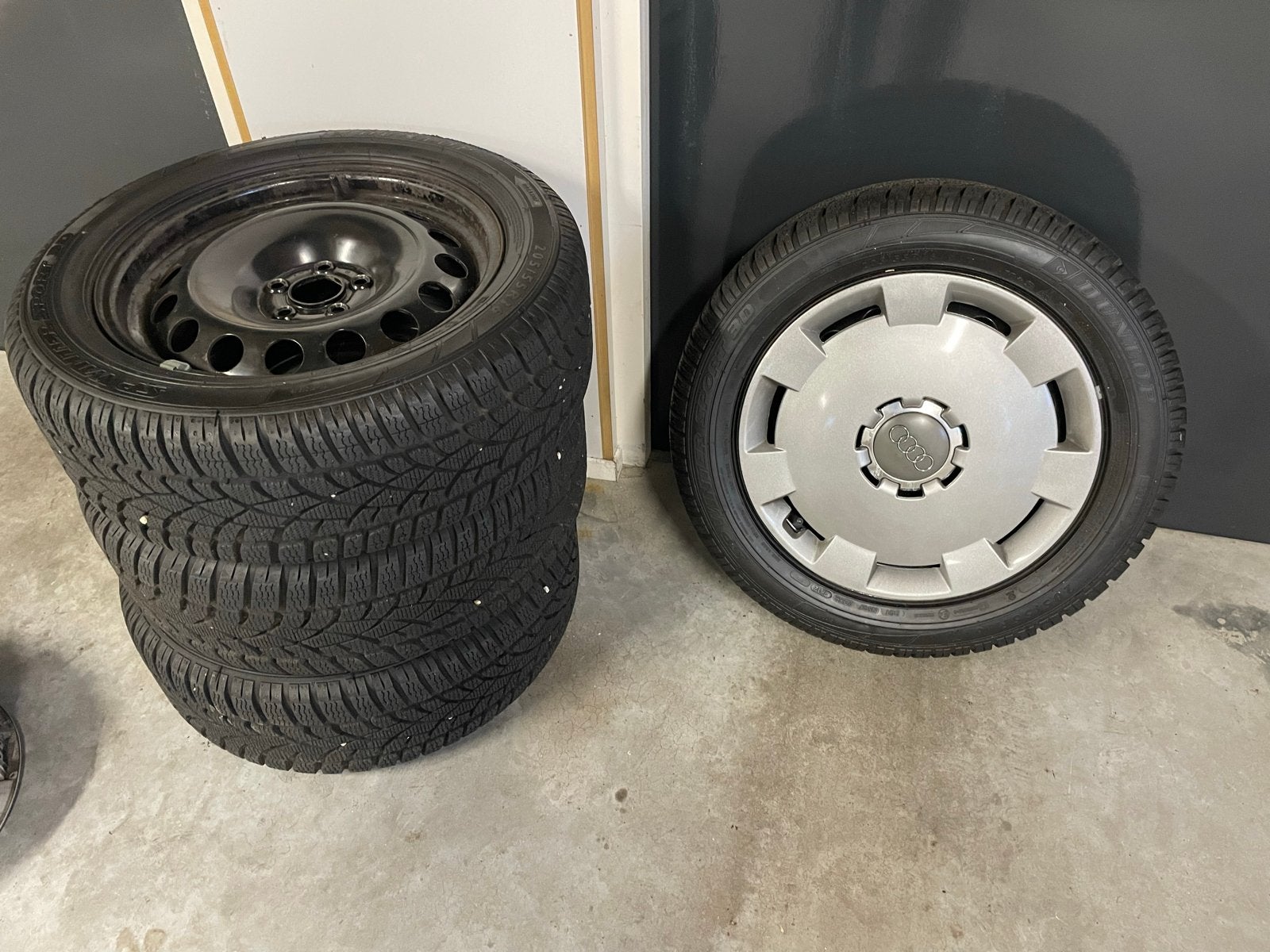 Dunlop winterbanden stalen velgen golf 4 audi tt, Auto-onderdelen, Gebruikt, 16 inch, Banden en Velgen, Personenwagen