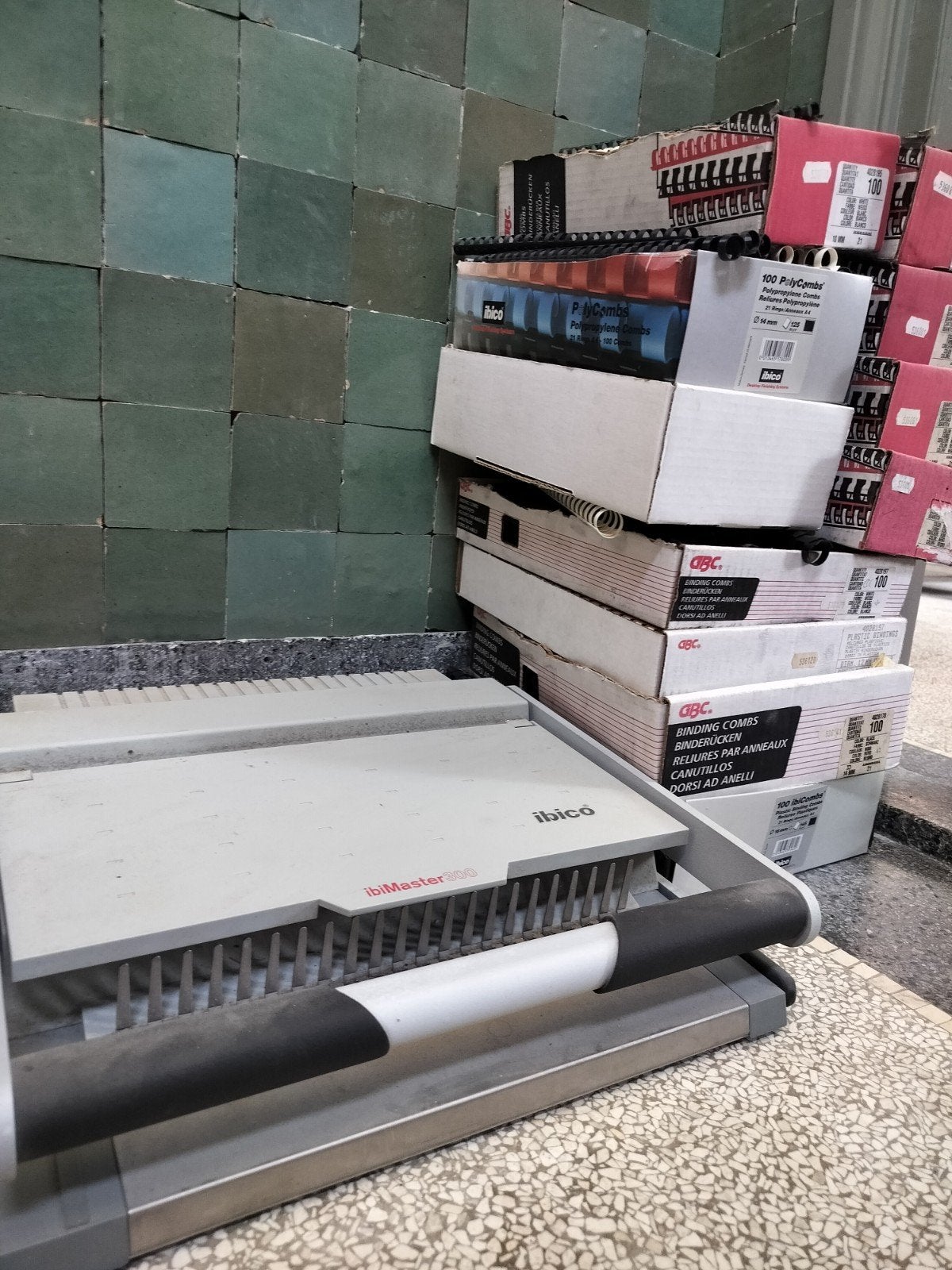 ibimaster300 ibico bindmachine met veel ibicombs, Diversen, Bureau-accessoires, Zo goed als nieuw, Ophalen of Verzenden