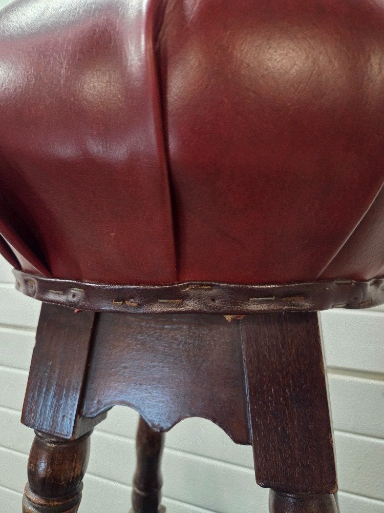 barkruk youp rood vintage, Ophalen of Verzenden, 'T Olde Gre-j, Info@toldegrej.nl, Endepoelstraat 20f Didam