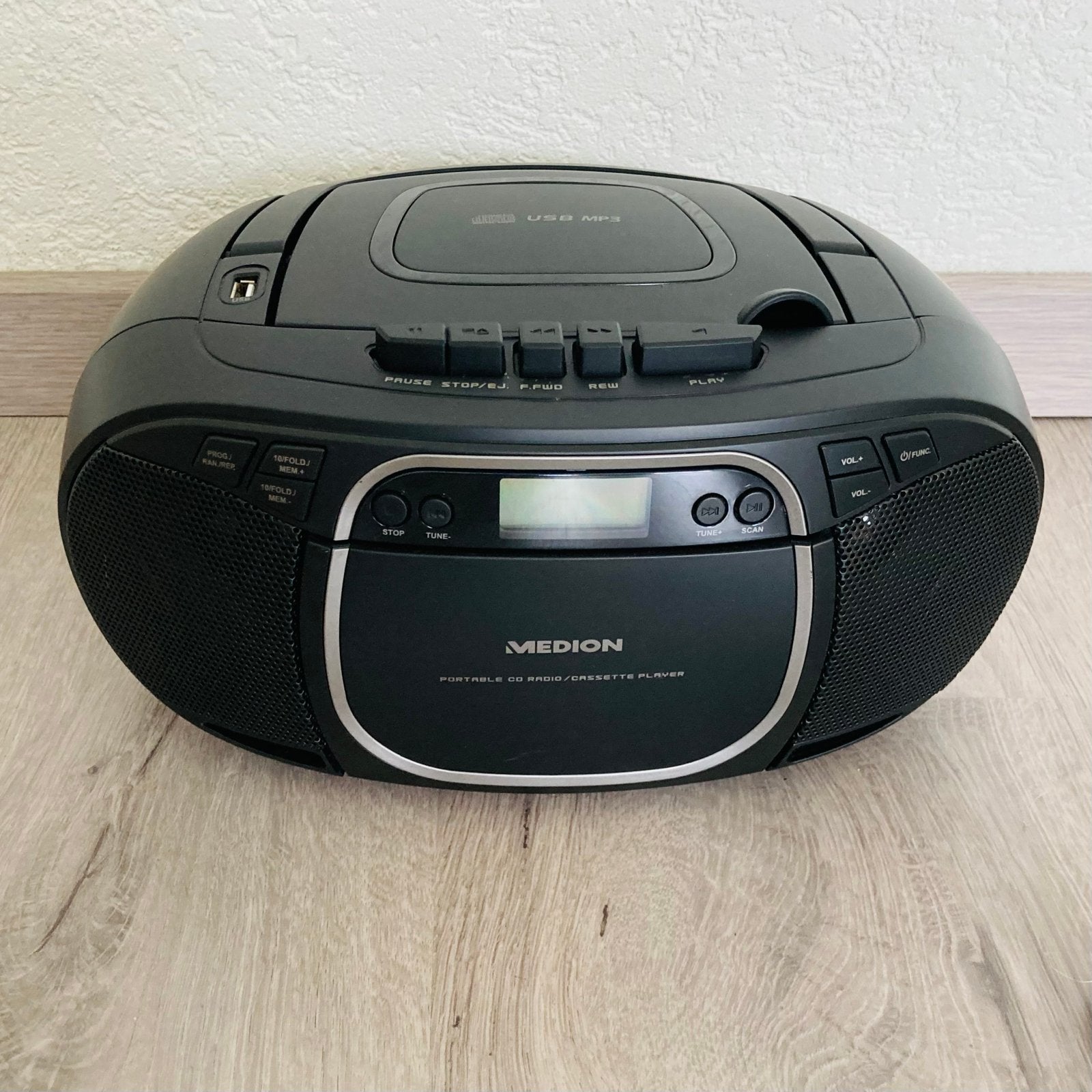 Medion MD 44176 Draagbare Radio/CD/Cassette Speler+USB-poort, Ophalen of Verzenden, Zo goed als nieuw, Radio, Met cd-speler