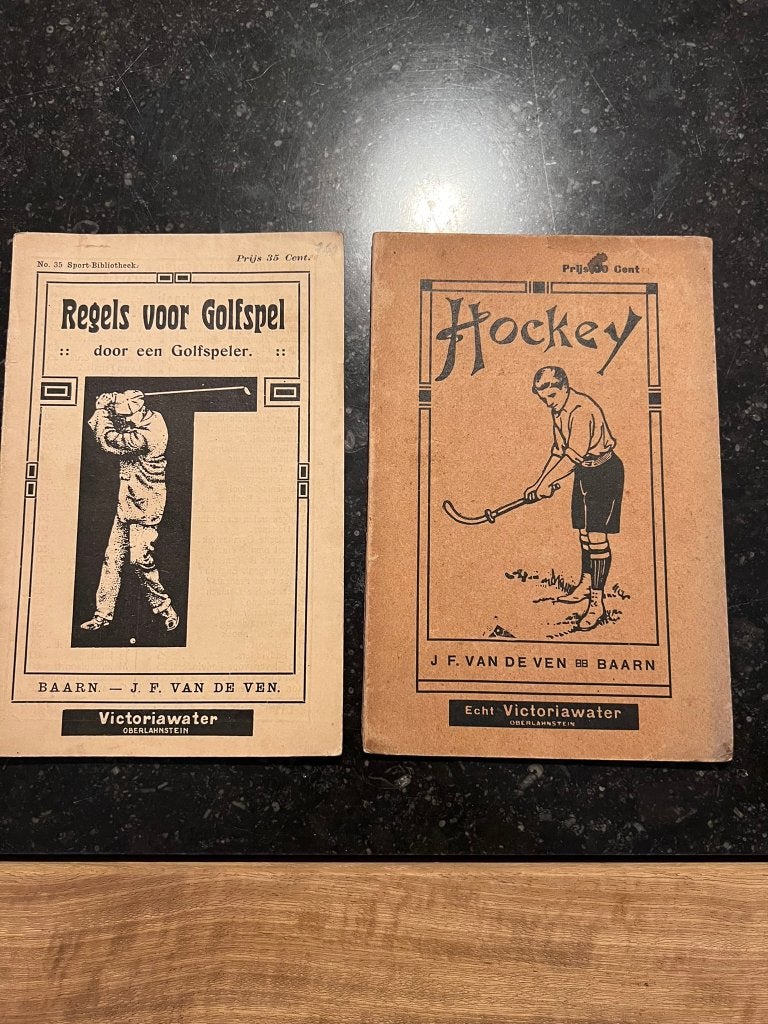 2 vintage sportboekjes Victoiawater: Hockey / Golfspel, Ophalen of Verzenden, Gelezen, Overige sporten