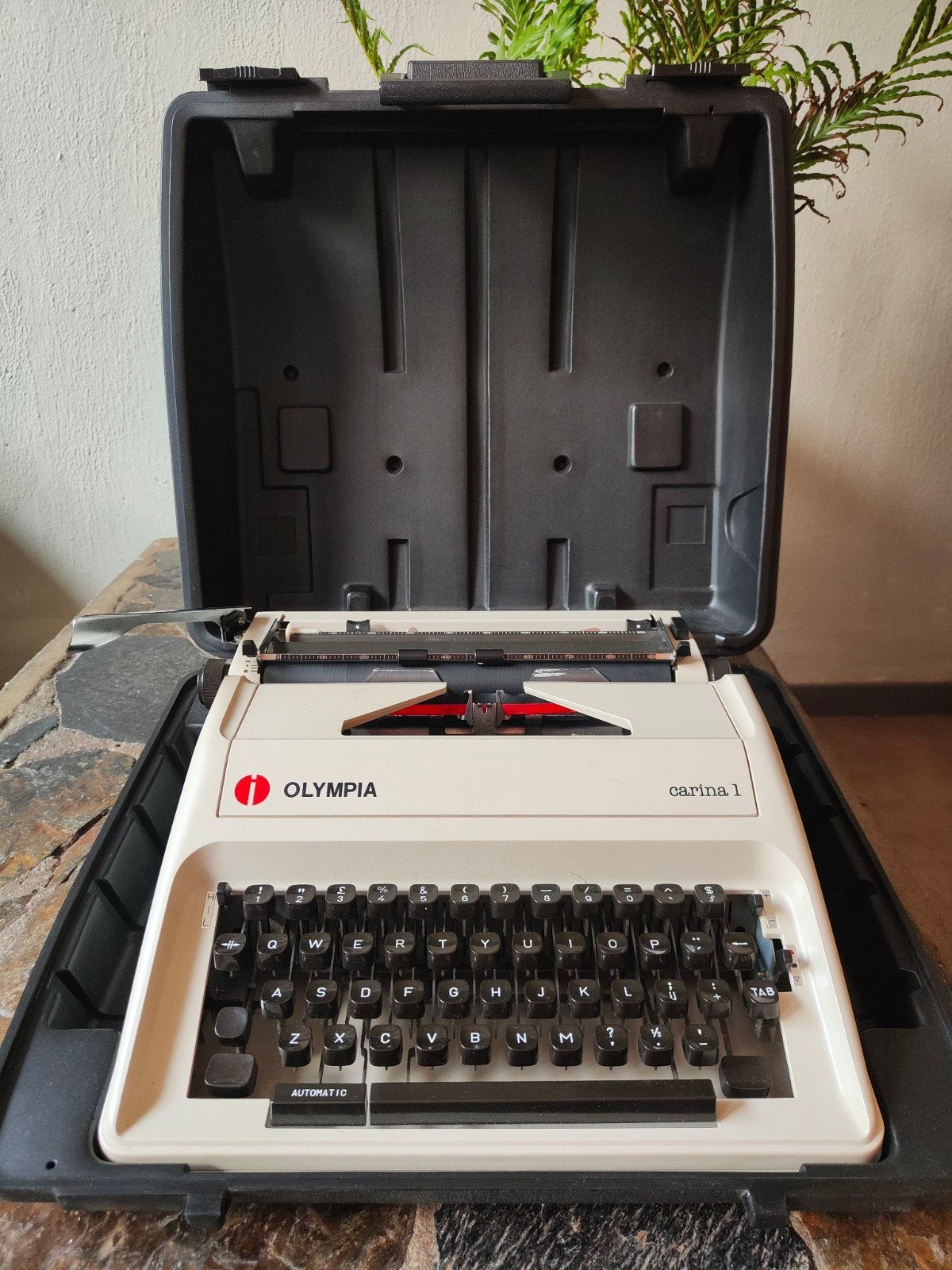 Olympia Carina 1 vintage typemachine met koffer, Ophalen of Verzenden