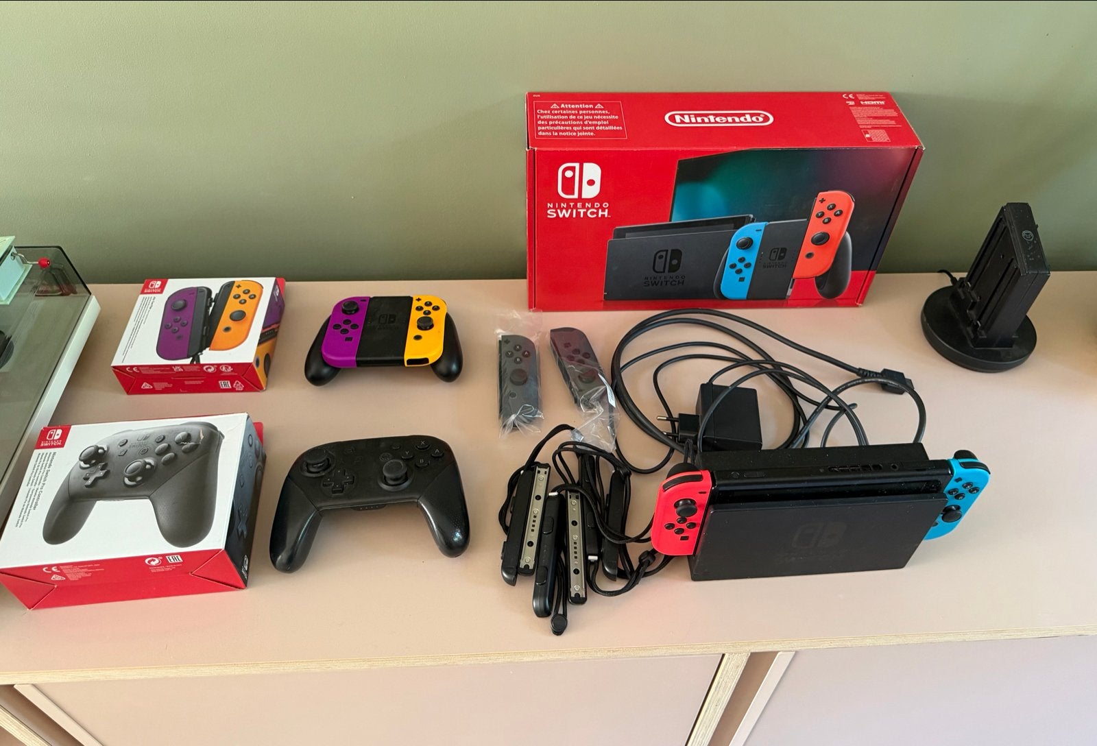 Nintendo Switch met 10 games en 4 controllers, Spelcomputers en Games, Spelcomputers | Nintendo Switch, Zo goed als nieuw, Switch 2019 Upgrade