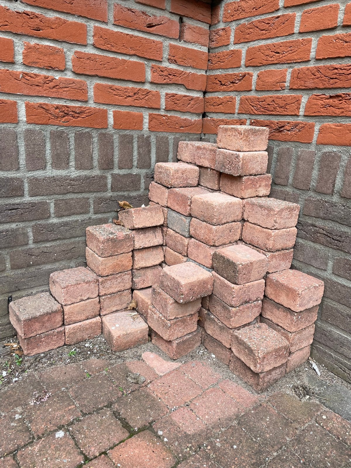 Rode tuin-/terrastegels 10x10 cm - ruim 100 stuks, Ophalen, Overige materialen, Gebruikt, Minder dan 5 m²