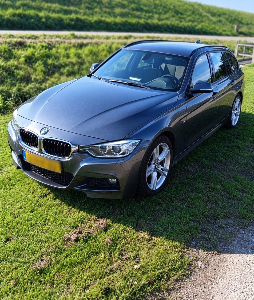 BMW 3-Serie 316i 136pk 2014 Grijs, 4 cilinders, Leder en Stof, Origineel Nederlands, Handgeschakeld