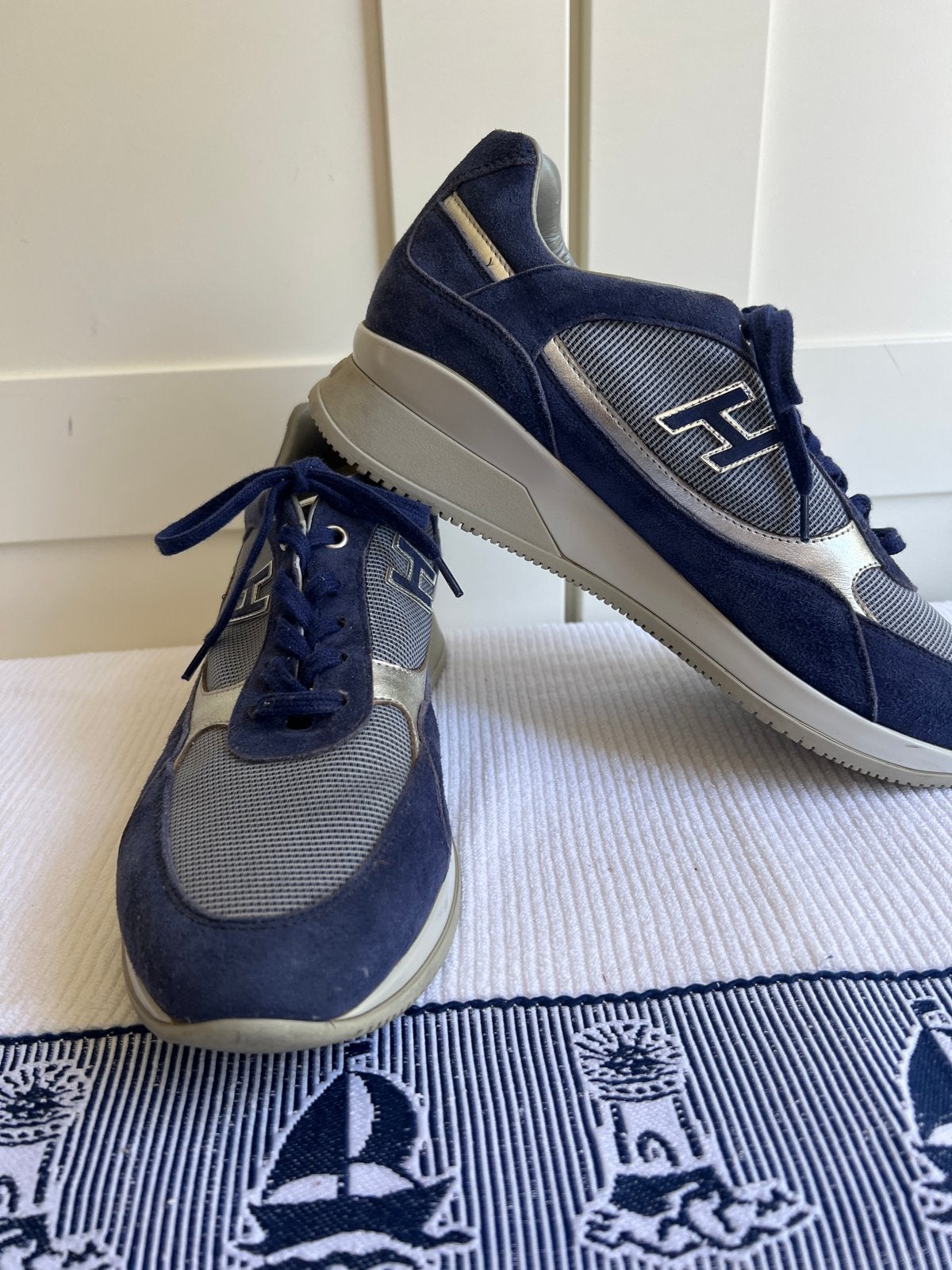 Hogan sneakers - Maat 41 - Blauw/Grijs, Kleding | Dames, Schoenen, Blauw, Ophalen of Verzenden, Sneakers of Gympen, Zo goed als nieuw
