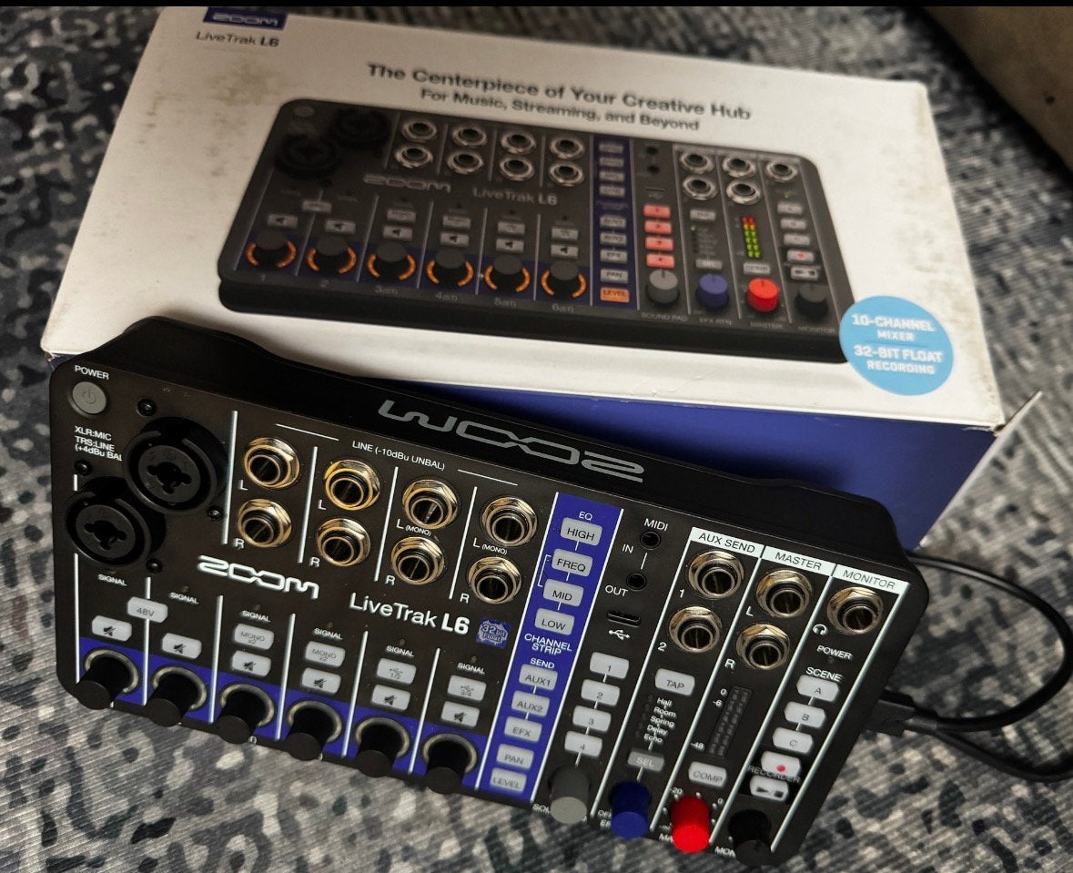Zoom LiveTrak L-6 mixer, Ophalen of Verzenden, Zo goed als nieuw