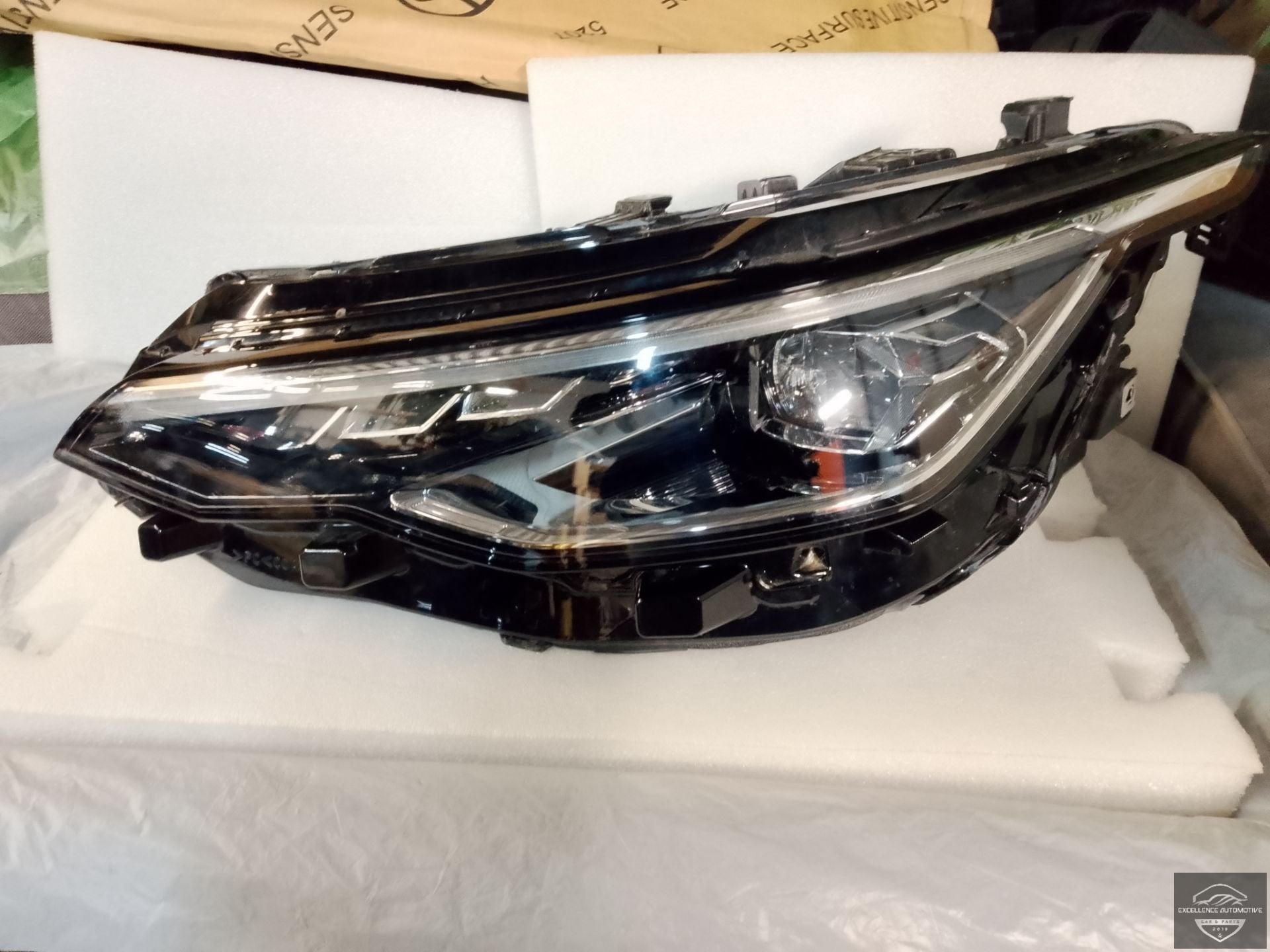 VW Golf 8 Facelift 24+ IQ Light Koplamp Links 5H1941059F, Gebruikt, Volkswagen, Volkswagen AG, Berliner Ring 2
38440  Wolfsburg, DE