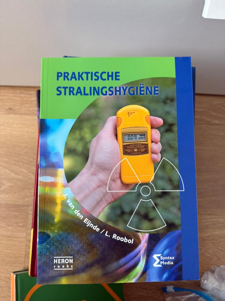 Praktische Stralingshygiëne - Jos van den Eijnde / L. Roobol, Boeken, Ophalen of Verzenden, Beta, Zo goed als nieuw, HBO