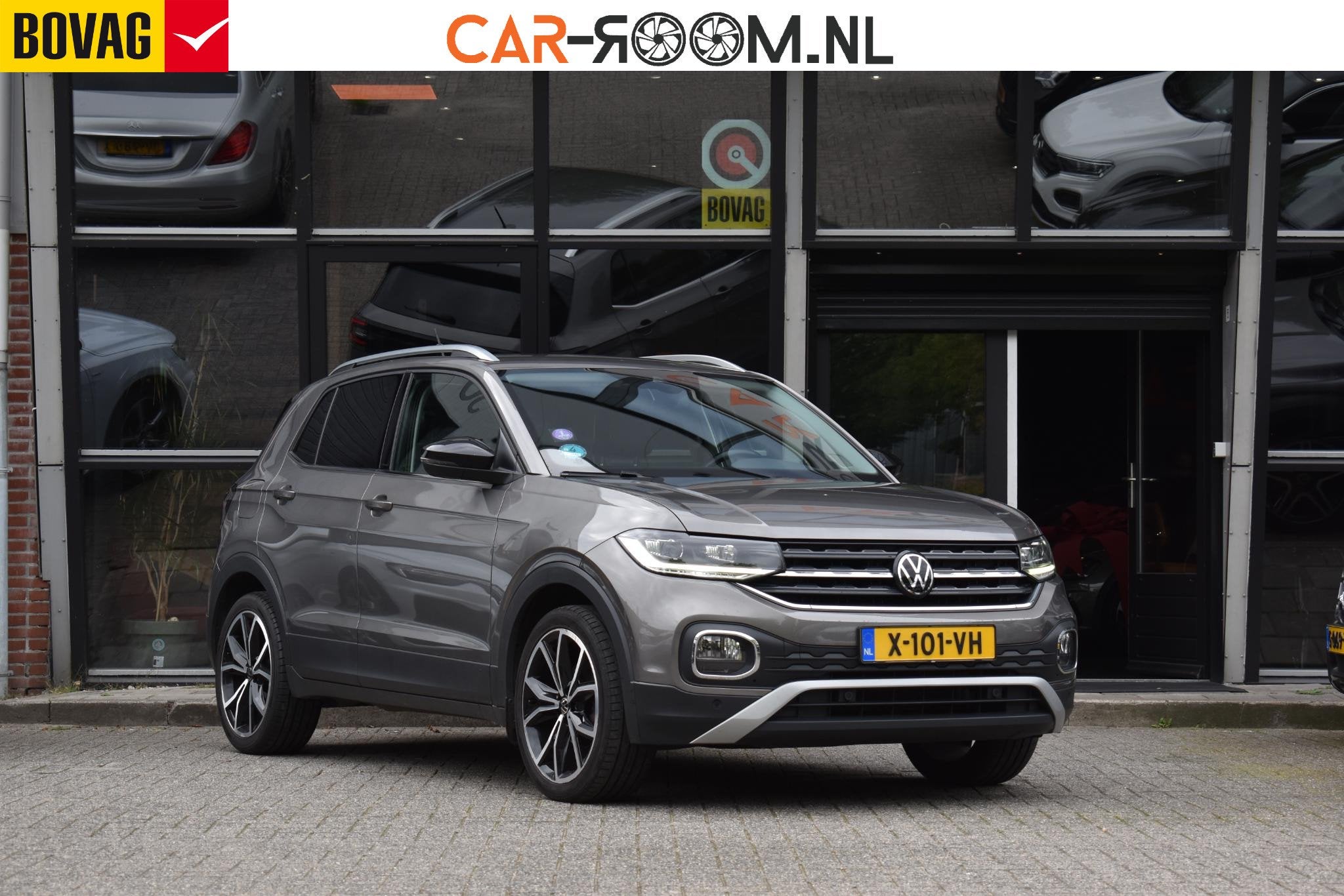 Volkswagen T-Cross 1.0 TSI Lane Camera Trekhaak, Auto's, Dealer onderhouden, T-Cross, Gebruikt, Met garantie (alle)