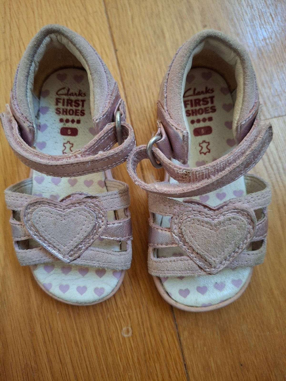 Clarks First Shoes roze sandaaltjes mt 21 (uk mt 5), Gebruikt, Meisje, Clarks, Schoenen