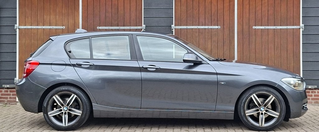 BMW 1-serie 116i | 5 deurs | Bluetooth | NAP | Navigatie, 1-Serie, Euro 5, Gebruikt, 4 cilinders