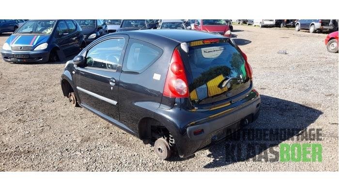 Achterbumper van een Peugeot 107 (EXZ), Gebruikt, -, -, 6 maanden garantie