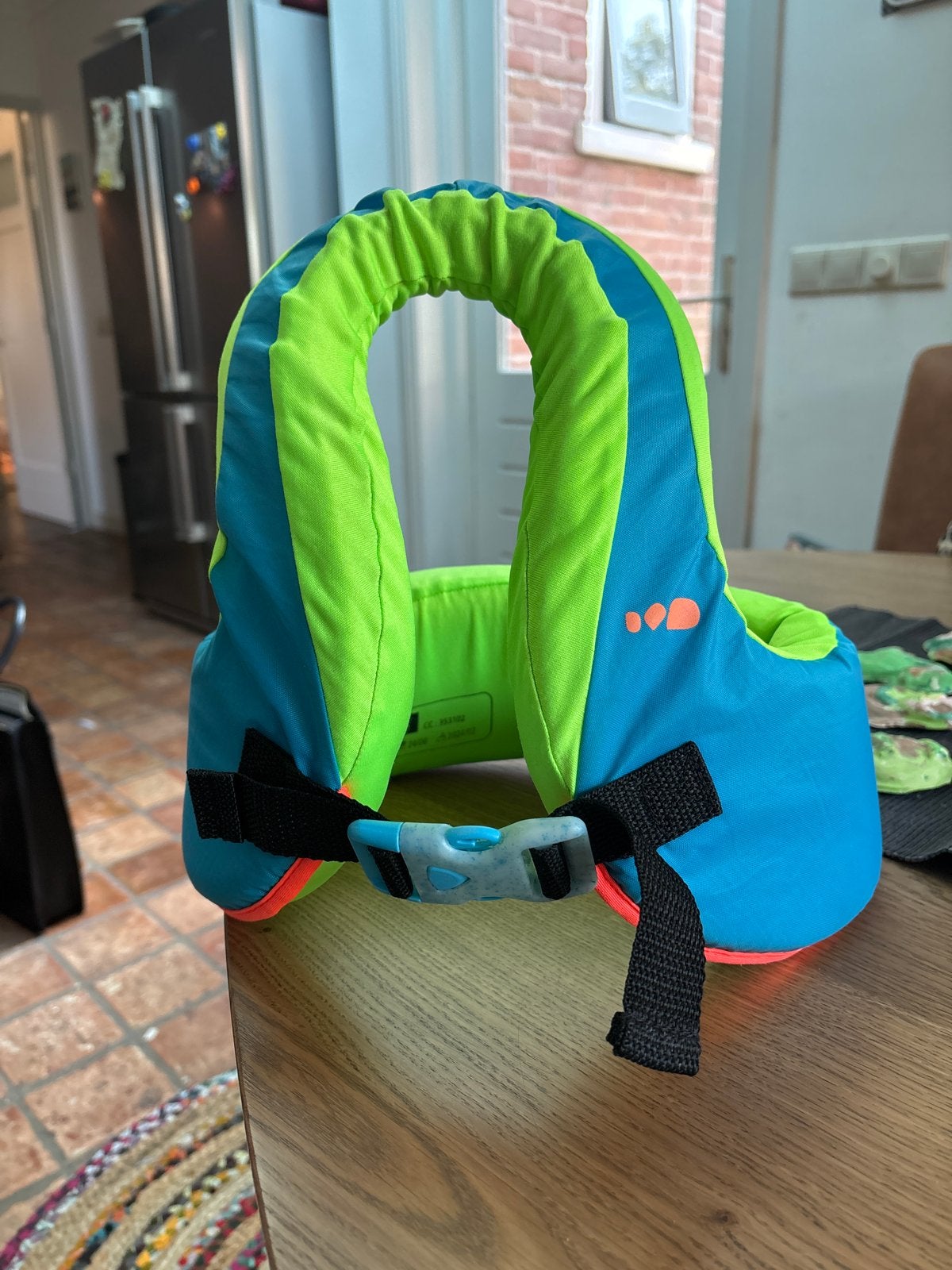 Decathlon zwemvest 15-25 kg - Zo goed als nieuw, Ophalen, Zo goed als nieuw, Kind, Reddingsvest of Zwemvest