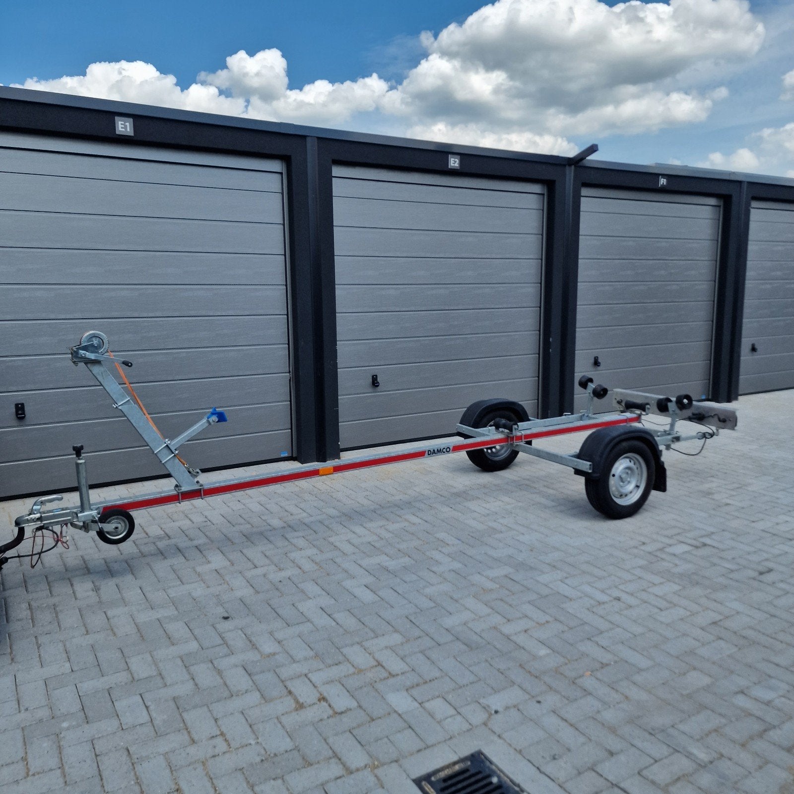 Damco trailer Uit 2021 zgan tot 5 meter, Watersport en Boten, Boottrailers, Ophalen, Zo goed als nieuw, Minder dan 6 meter, Met rollen