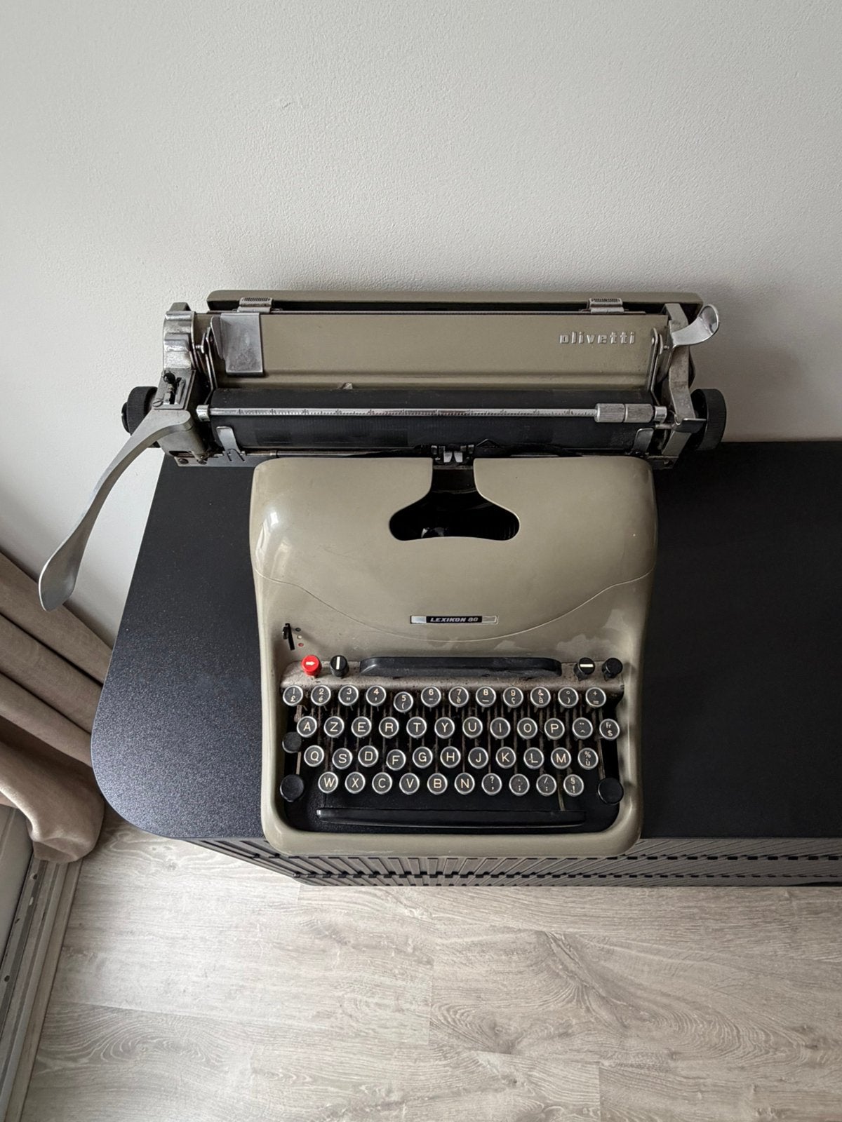 Decoratie typemachine, Ophalen, Zo goed als nieuw