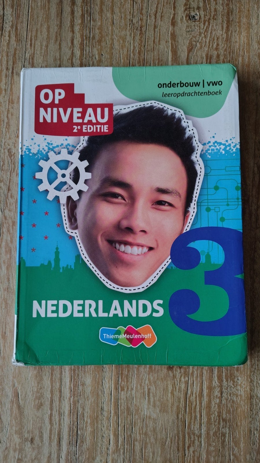 Op Niveau Nederlands 3 VWO/onderbouw leeropdrachtenboek, Boeken, ThiemeMeulenhoff, Ophalen of Verzenden, Zo goed als nieuw, MBO