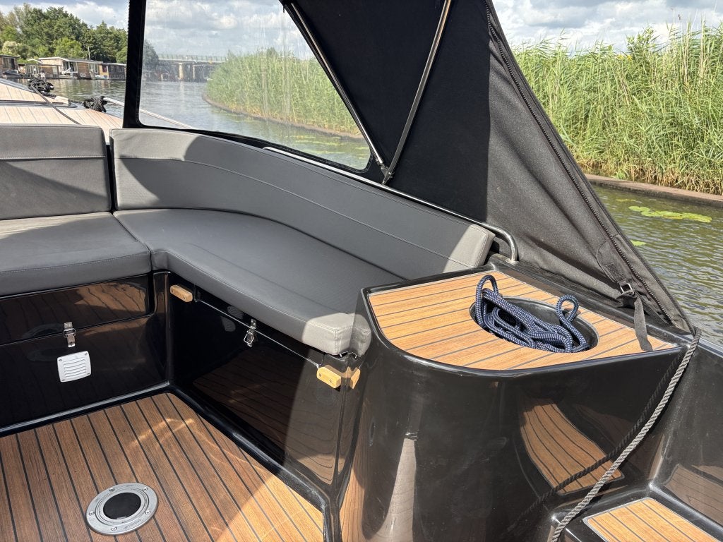 Foto 9 van Tender 7.10m 2022 20PK motor weinig mee gevaren