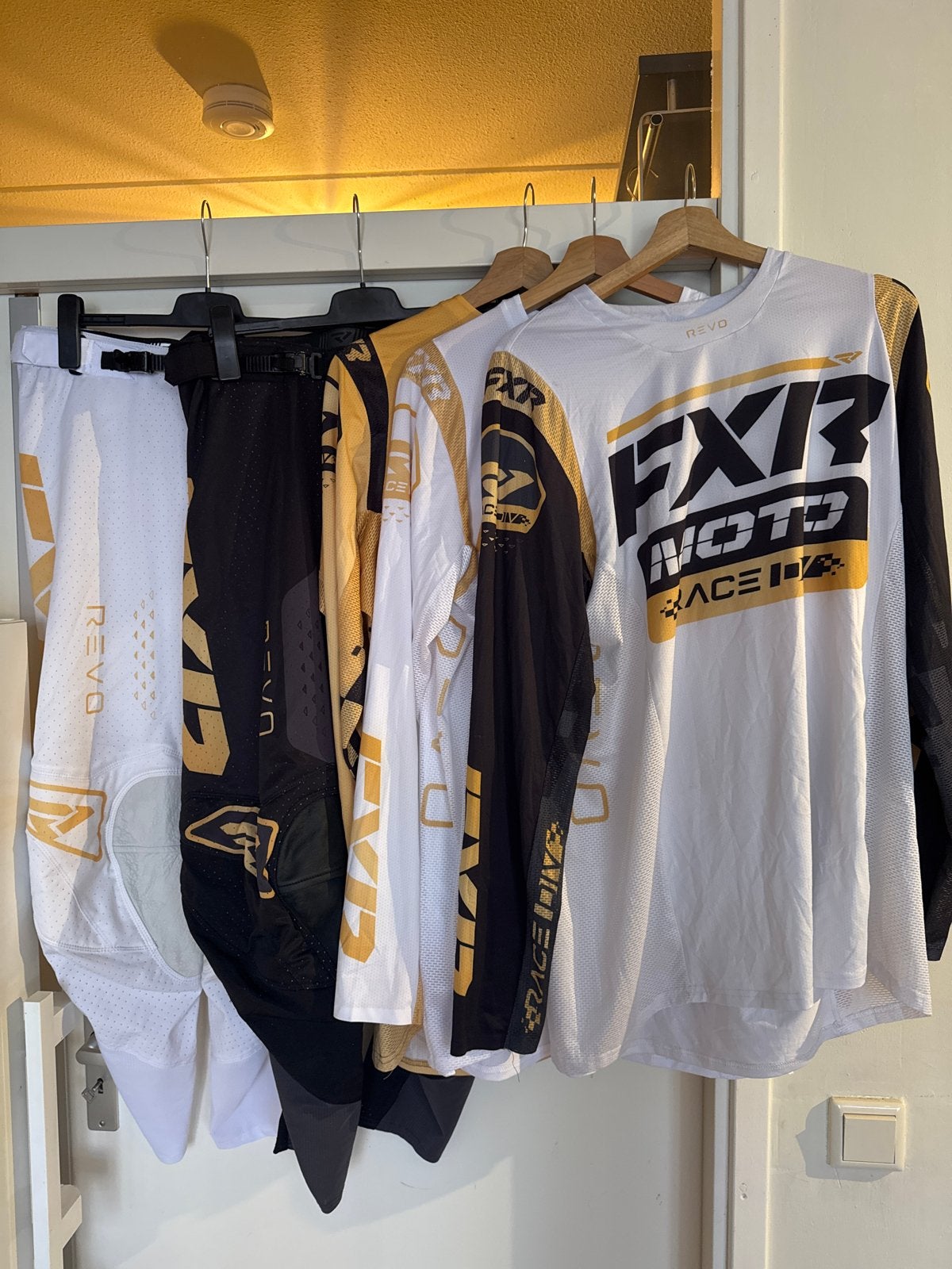 Z.g.a.n. FXR Revo Motocross Kleding Set 3 Shirts & 3 Broeken, Motoren, Ophalen, Tweedehands, Heren, Motorcrosskleding