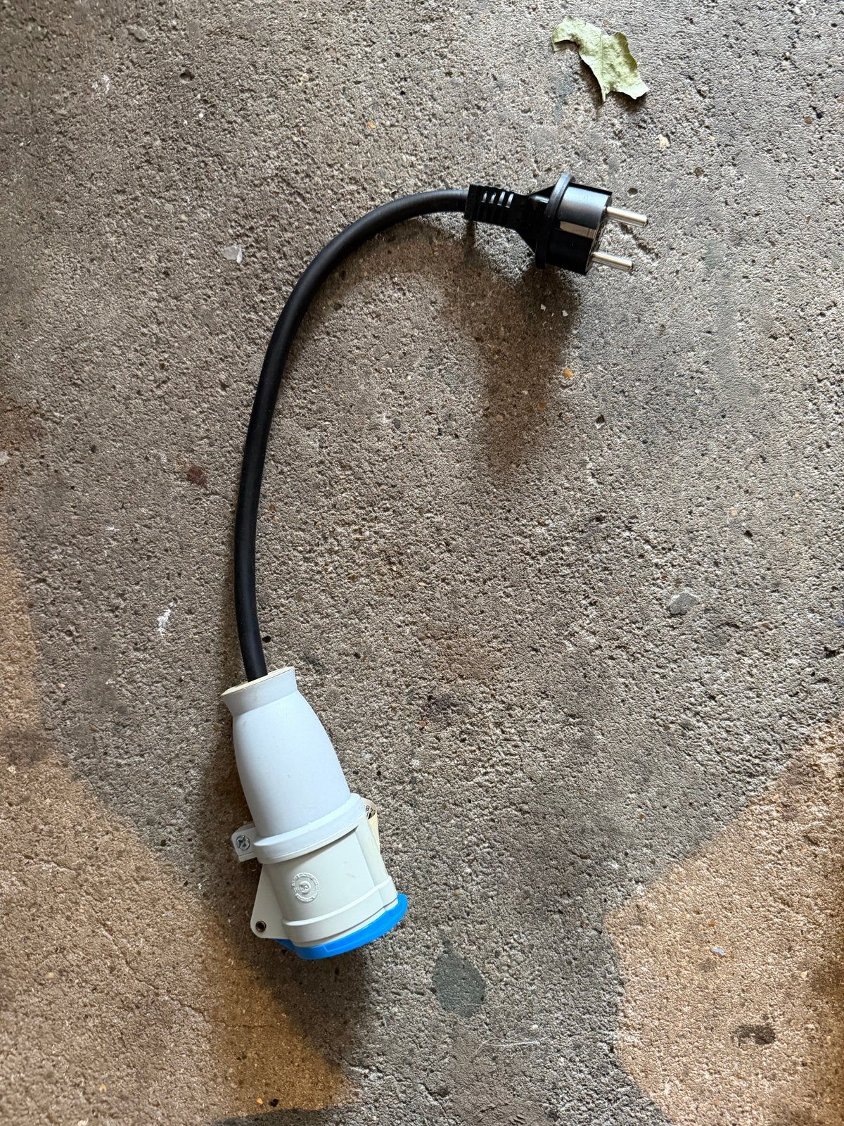 Verloopstekker CEE naar Schuko (Camping/Caravan), Ophalen of Verzenden, Gebruikt, Overige merken, Stekker