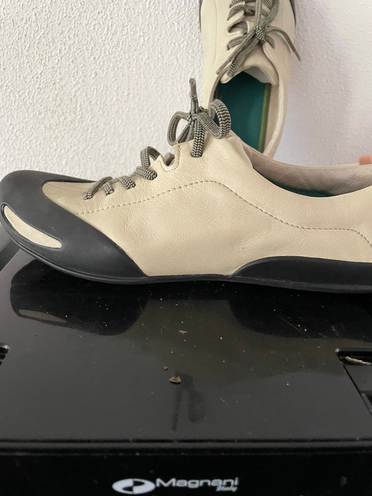 Camper leren sneakers - Zo goed als nieuw, Ophalen of Verzenden, Zo goed als nieuw, Beige, Sneakers of Gympen