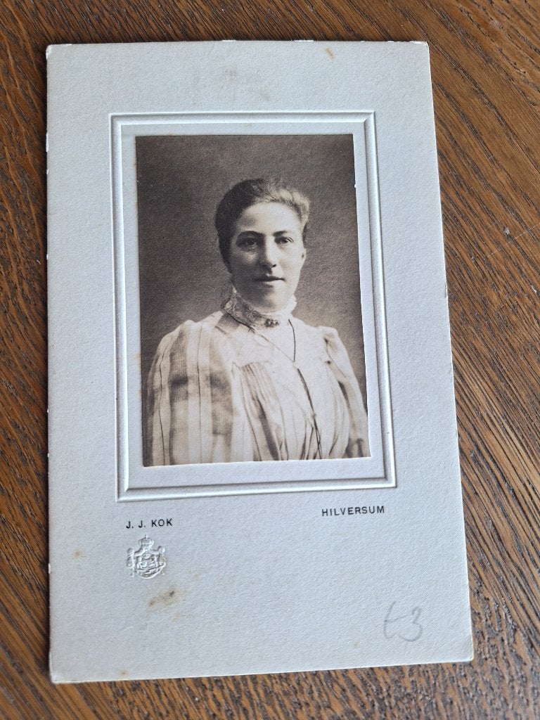 CDV Kok Hilversum, Verzamelen, Foto's en Prenten, Gebruikt, Verzenden, Foto, Voor 1940