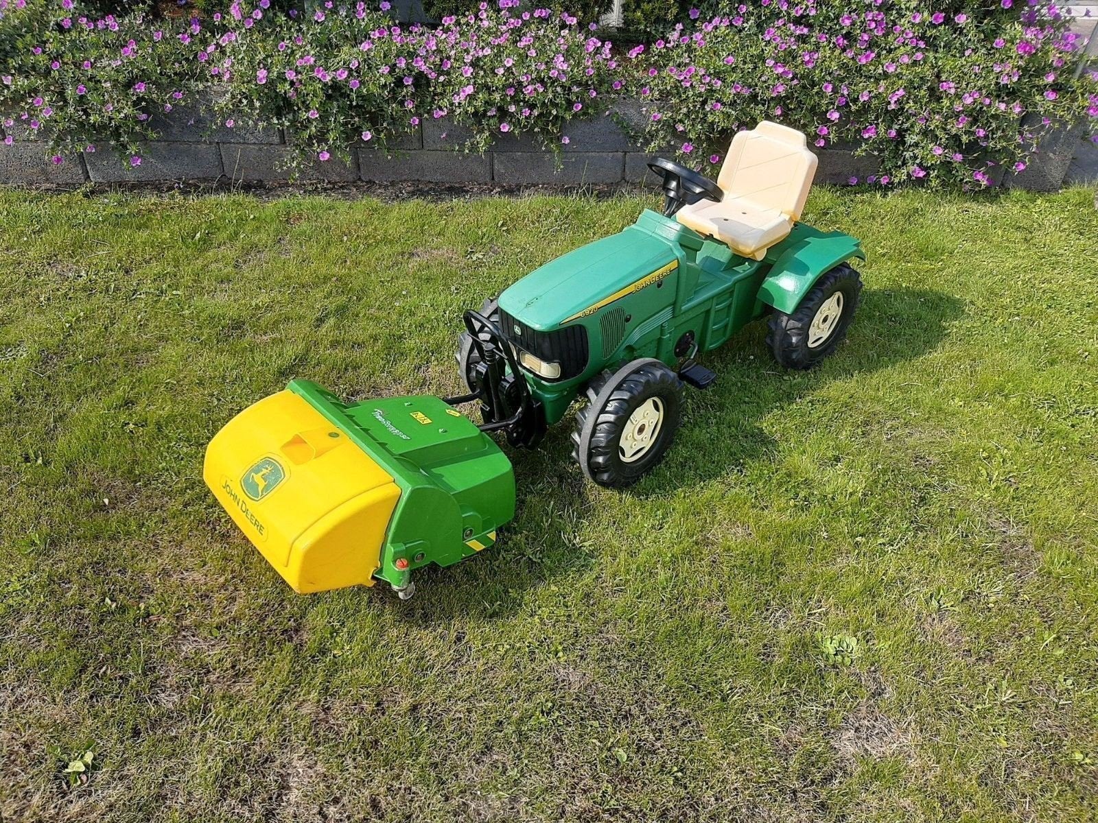 Traptrekker JohnDeere 6920 met veegmachine, Kinderen en Baby's, Speelgoed | Buiten | Voertuigen en Loopfietsen, Ophalen, Zo goed als nieuw