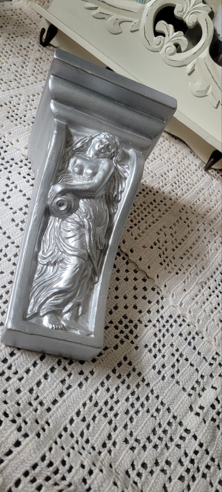 Brocante vintage wandconsole met klassieke figuur, Ophalen of Verzenden