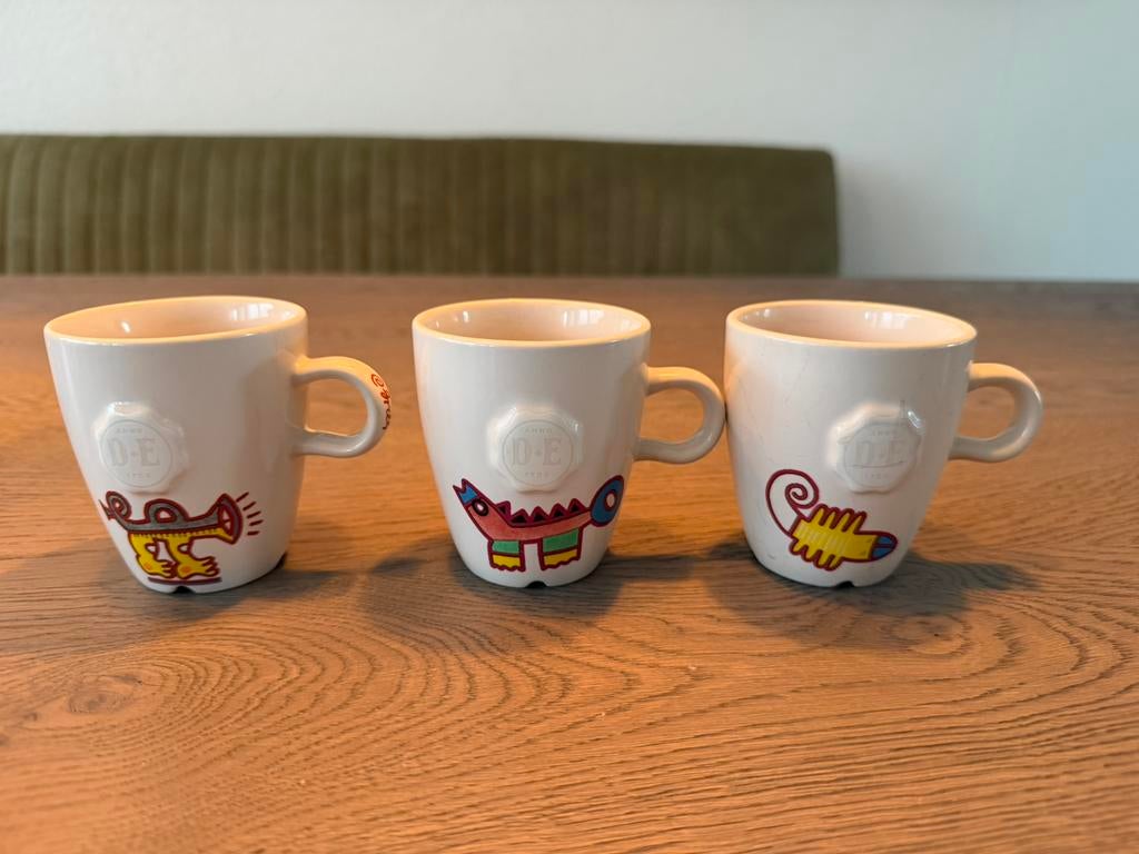 Douwe Egberts Koffie kopjes Clemens Briels, Ophalen of Verzenden, Zo goed als nieuw, Overige stijlen, Kop(pen) en/of Schotel(s)
