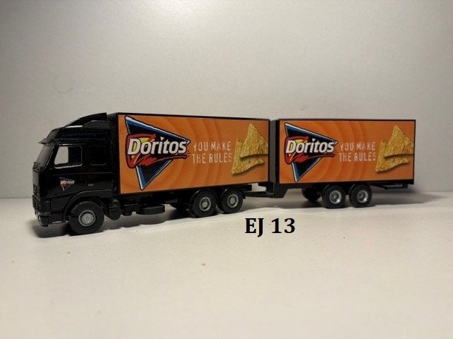 lion volvo combi doritos, Ophalen of Verzenden, Zo goed als nieuw, Bus of Vrachtwagen, Lion Toys