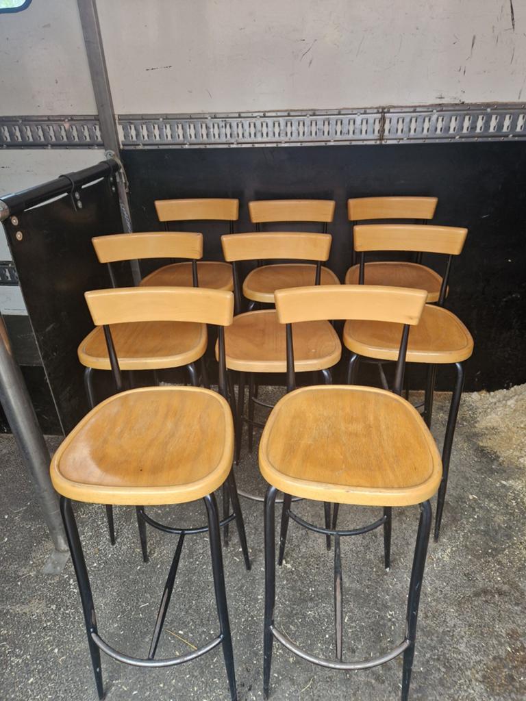 8 barkrukken, 2 krukken, Ophalen, 60 tot 90 cm