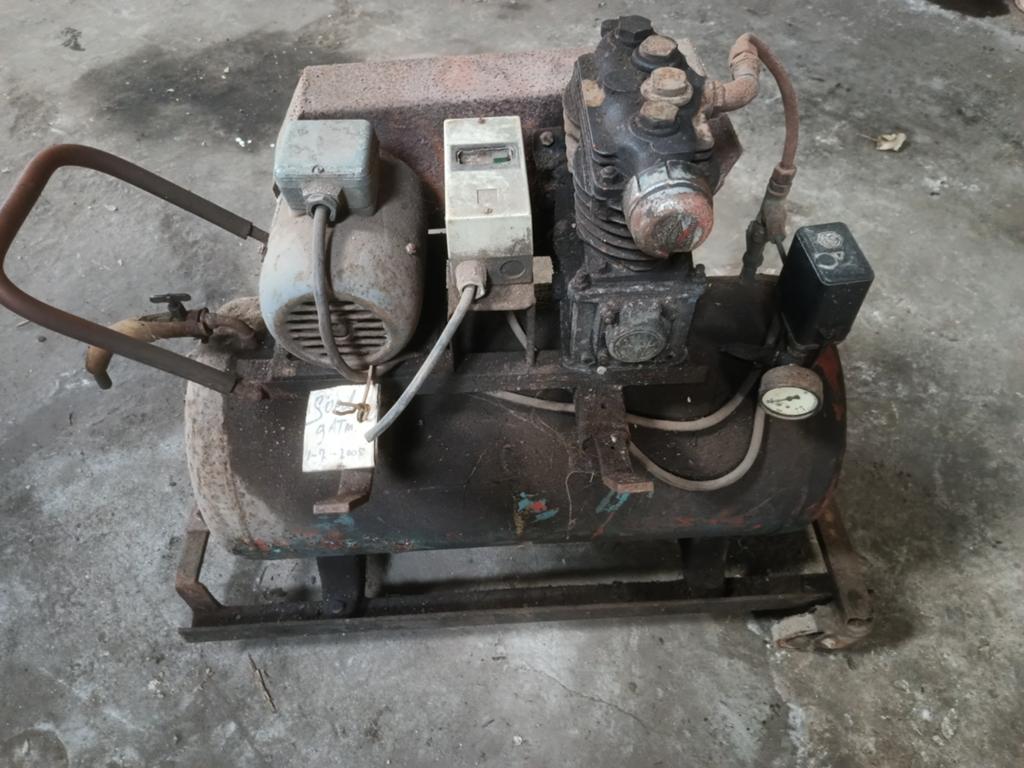 Compressor op 380 v, Doe-het-zelf en Verbouw, Compressors, Ophalen, Gebruikt, 6 tot 10 bar, 25 tot 100 liter